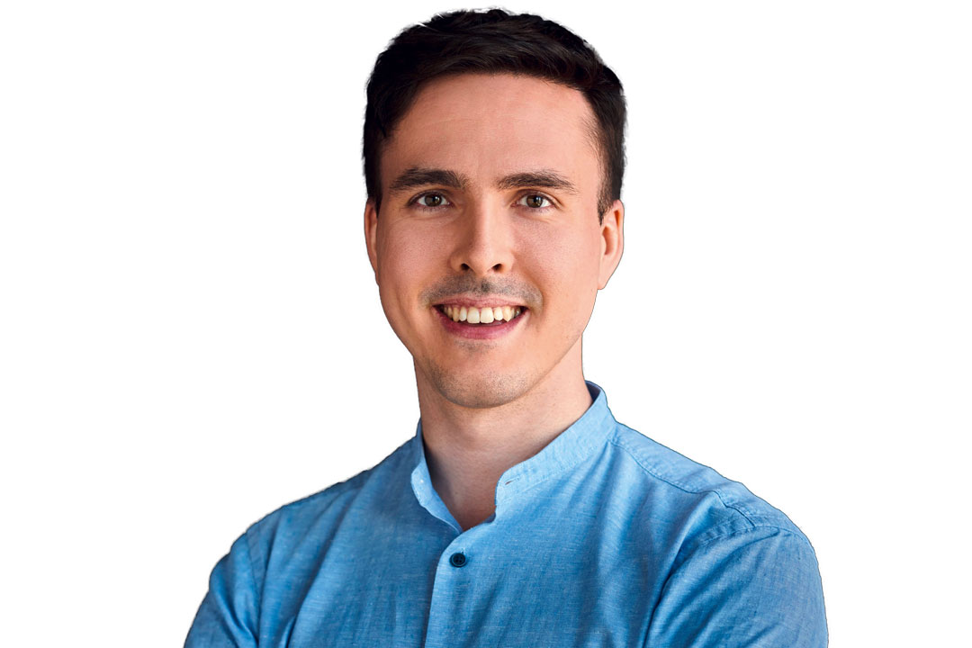 Dr. Dennis Schmoltzi<hr>Dr. Dennis Schmoltzi (34) studierte Betriebswirtschaftslehre an der European Business School in Oestrich-Winkel und promovierte an der Goethe-Universität Frankfurt am Main. Vor der Gründung seines eigenen Unternehmens war er sieben Jahre lang als Berater für Finanzdienstleister, Pharma- und Healthcare-Unternehmen bei der Unternehmensberatung McKinsey tätig. 2013 gründete er gemeinsam mit Manuel Müller Emma – The Sleep Company.<br> "Wir wollen die weltweit führende Schlafmarke werden"