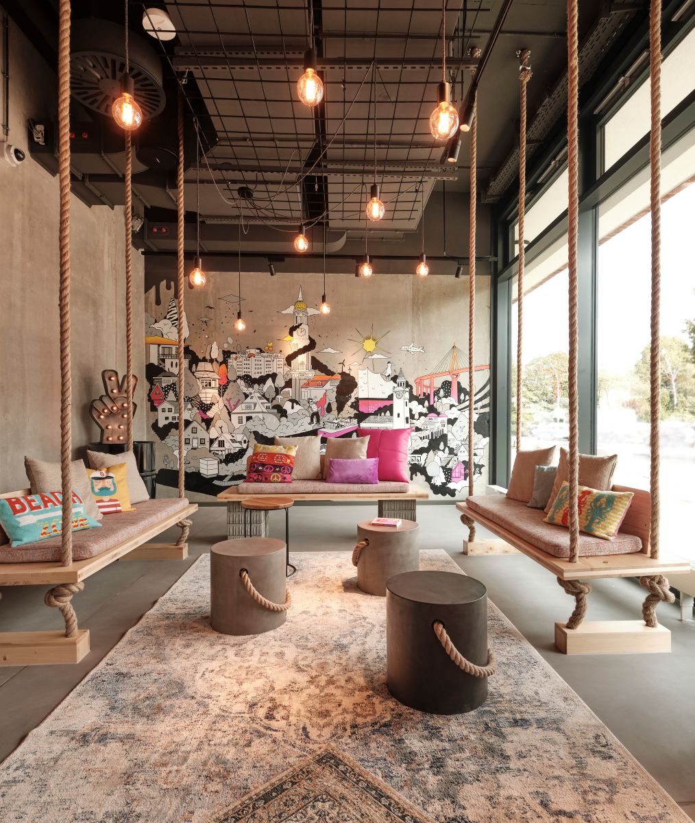 Fliegende Teppiche im Hamburger Moxy Hotel