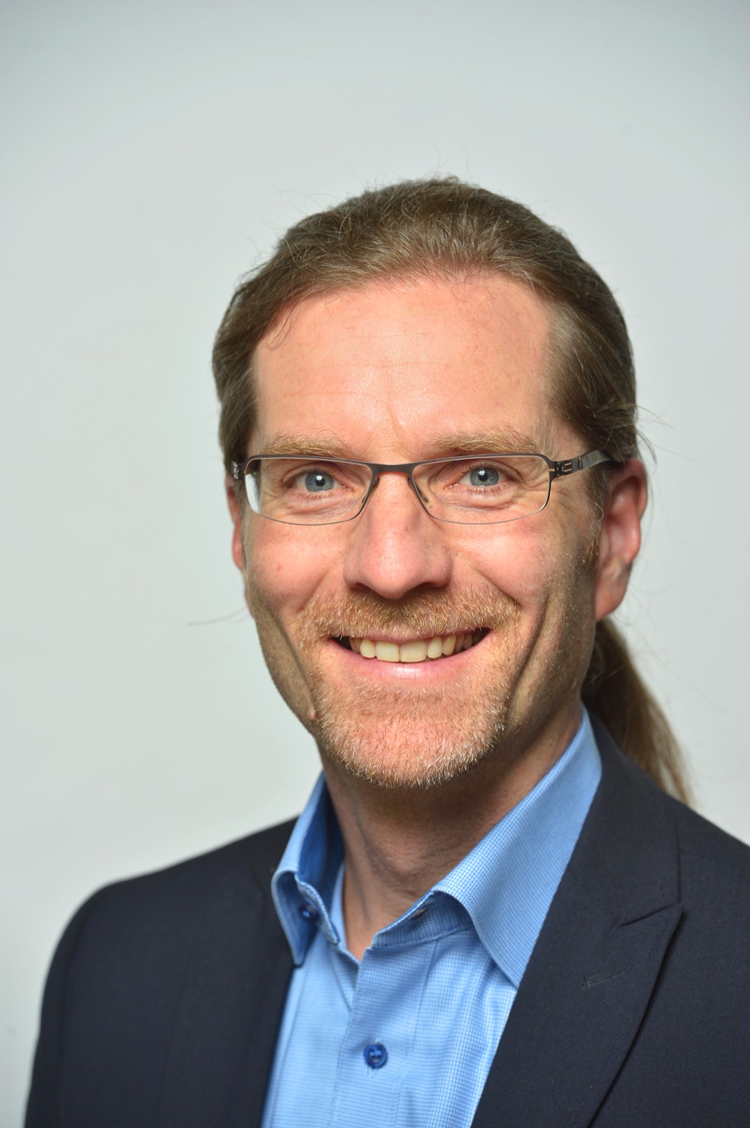 "Wir wollen noch besser in Erfahrung bringen, was Maler als essenzielle Herausforderungen betrachten, damit wir hierfür gemeinsam zukunftsfähige Lösungen entwickeln."<br><br>Guido Kuphal, Geschäftsführer Caparol Studie: Digitalisierung verändert Malerhandwerk in rasantem Tempo