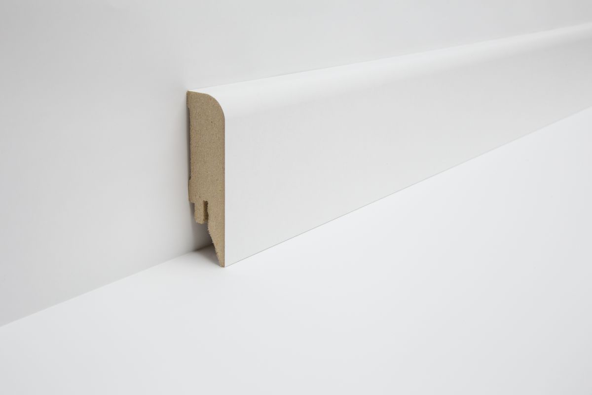 Ganz in Weiß, mit Hamburger Profil 