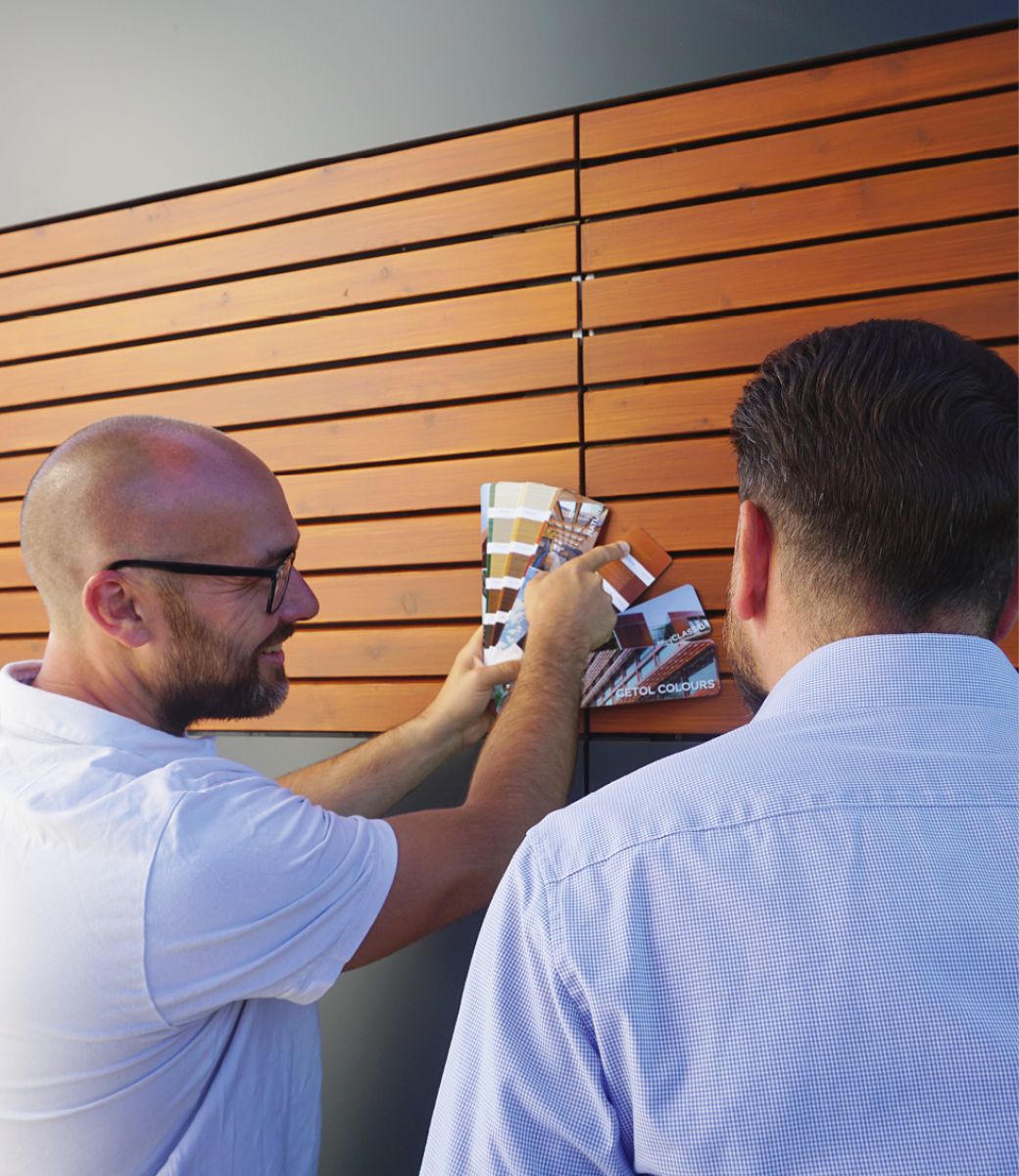 Holzschutz und Gestaltung im Team 