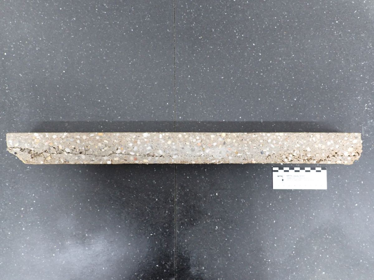 Totalschaden – gerissener und verunreinigter Boden