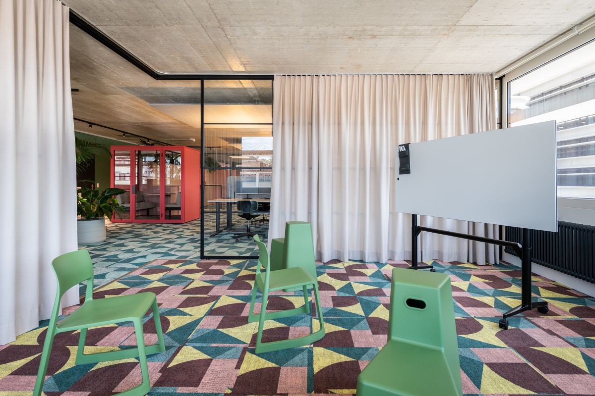 New Work auf lebendigen Teppichböden 