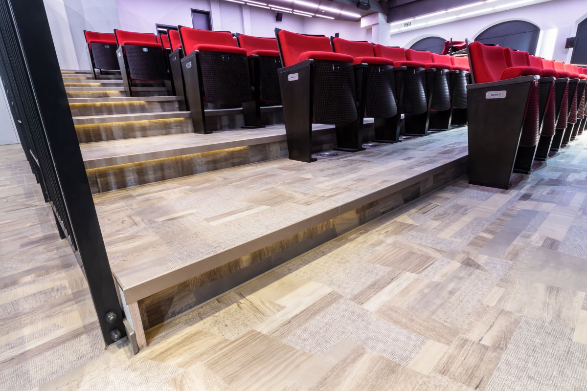 Designbelagsmedley im Renaissance-Theater