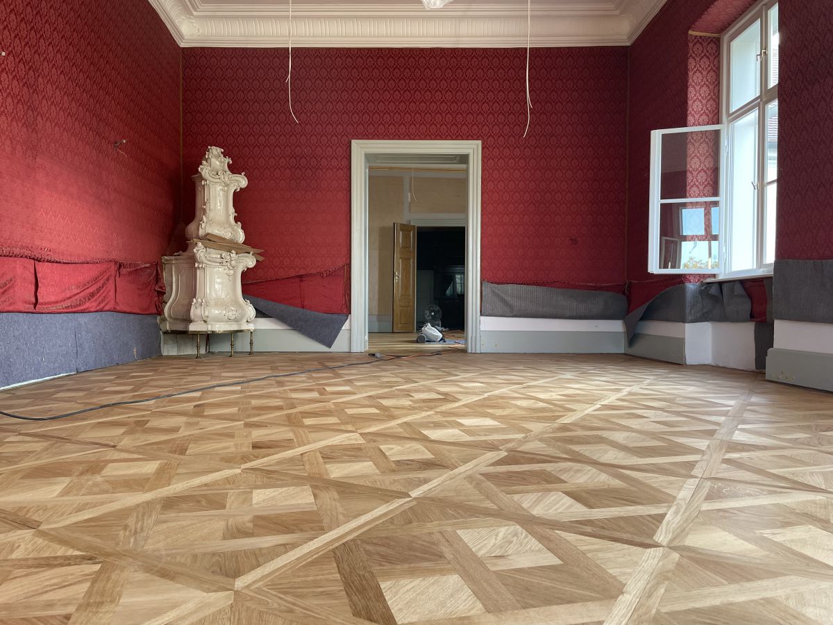 Parkettrestaurierung im Bischofspalast