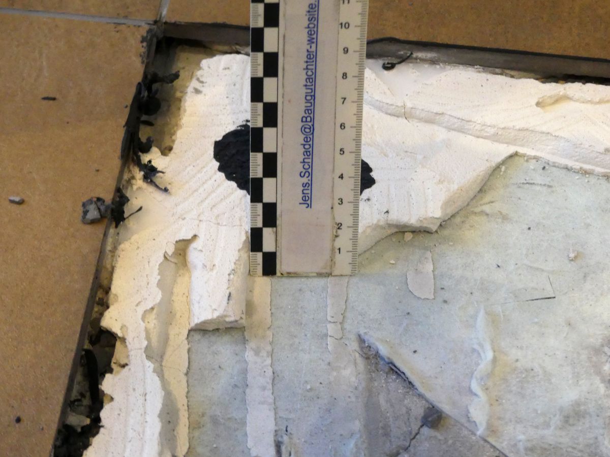 Schichten des Bodenaufbaus quasi verbrannt