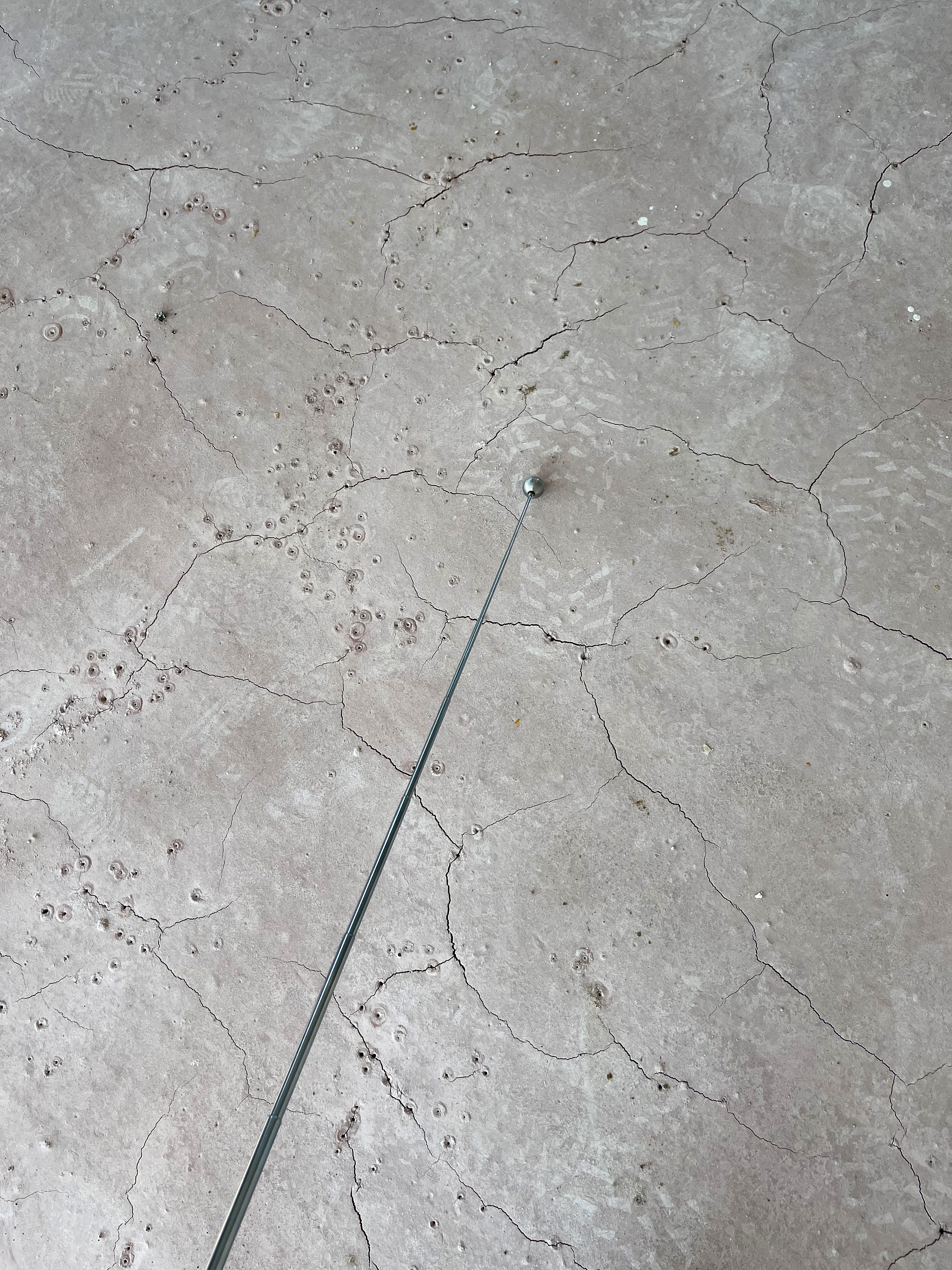 Fehlerhaftes und zu frühes Aufheizen: Vollständig zerrissener Heizestrich