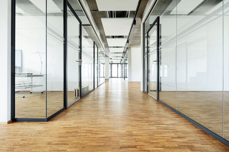 Optimale Boden-Basis für modernen Workspace 