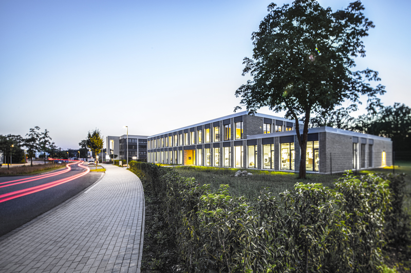 Optimale Boden-Basis für modernen Workspace 