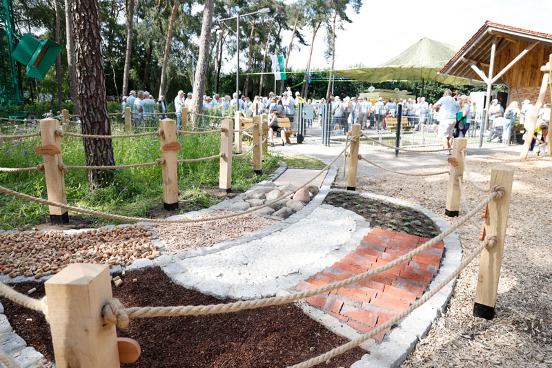 Barfußpfad zum 65-jährigen Bestehen