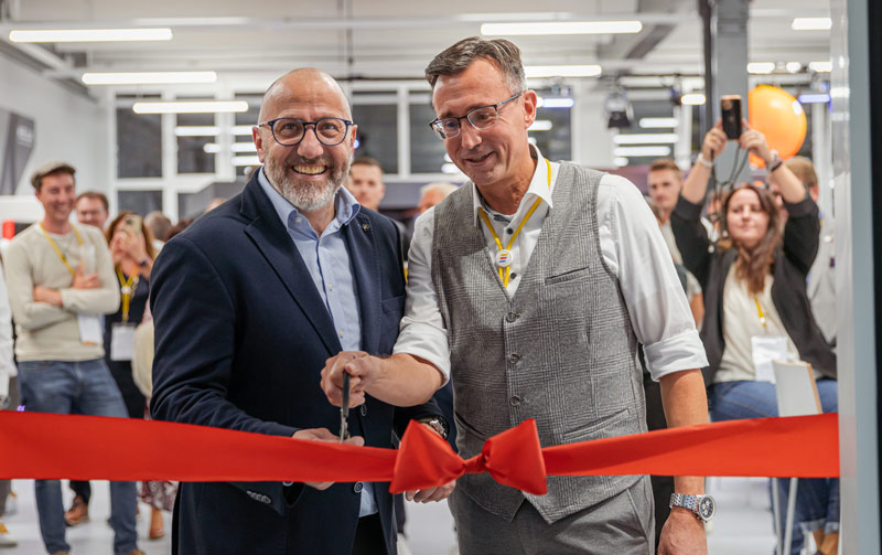 Hella eröffnet Schulungszentrum in Geislingen