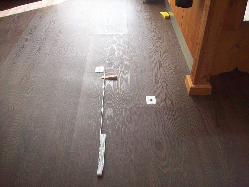 Fehlende Materialkenntnisse kombiniert mit schweren Einbaumöbeln