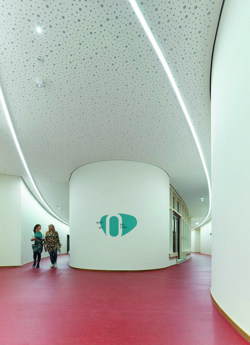 Nachhaltige Linoleumbeläge für Gymnasium
