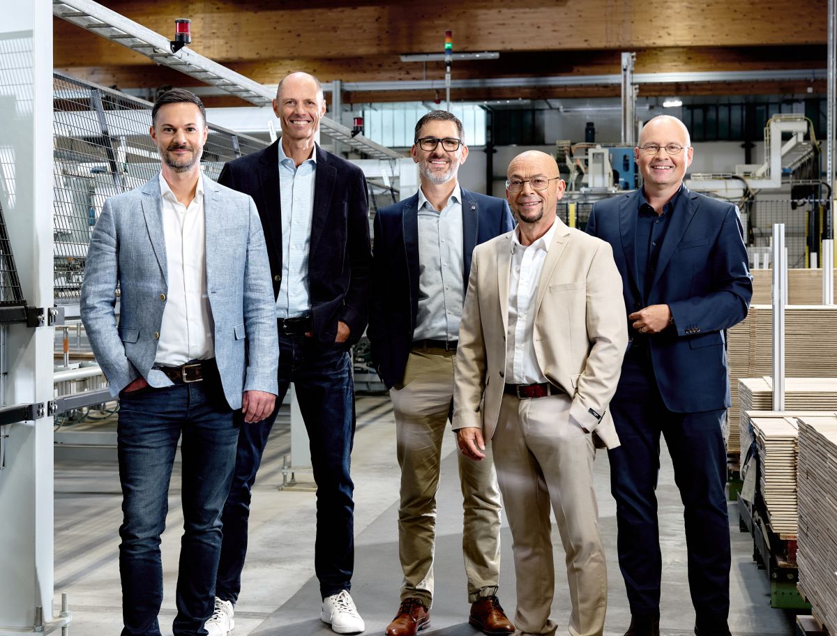 Neue Struktur mit zwei Unternehmen
