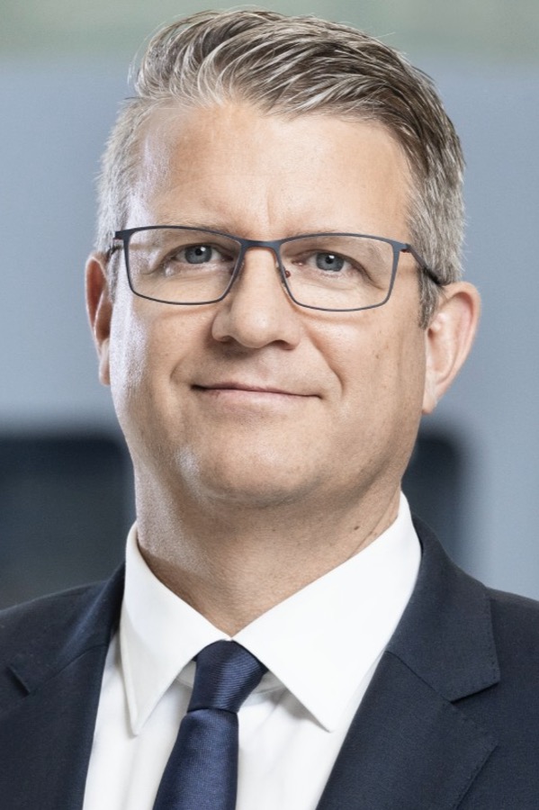 Dr. Uwe Knotzer Knauf: Dr. Knotzer wird Nachfolger von Prof. Grundke