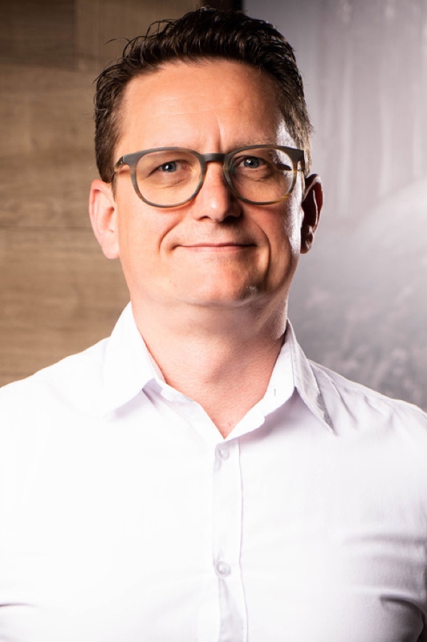 Holzland: Messer für Schulze, Winkel leitet Marketing