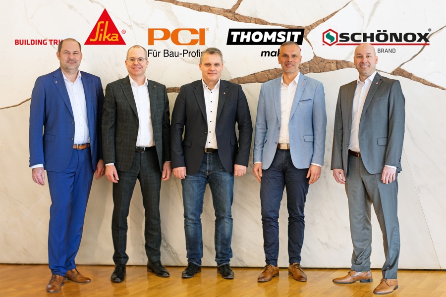 Die neue Führungsmannschaft bei Sika Handel Bau: Stephan Tschernek, Henning Schmidt, Karsten Scholz, Jan Tebben und Ralph Spielmann. Marken Sika, PCI, Thomsit und Schönox wachsen zusammen