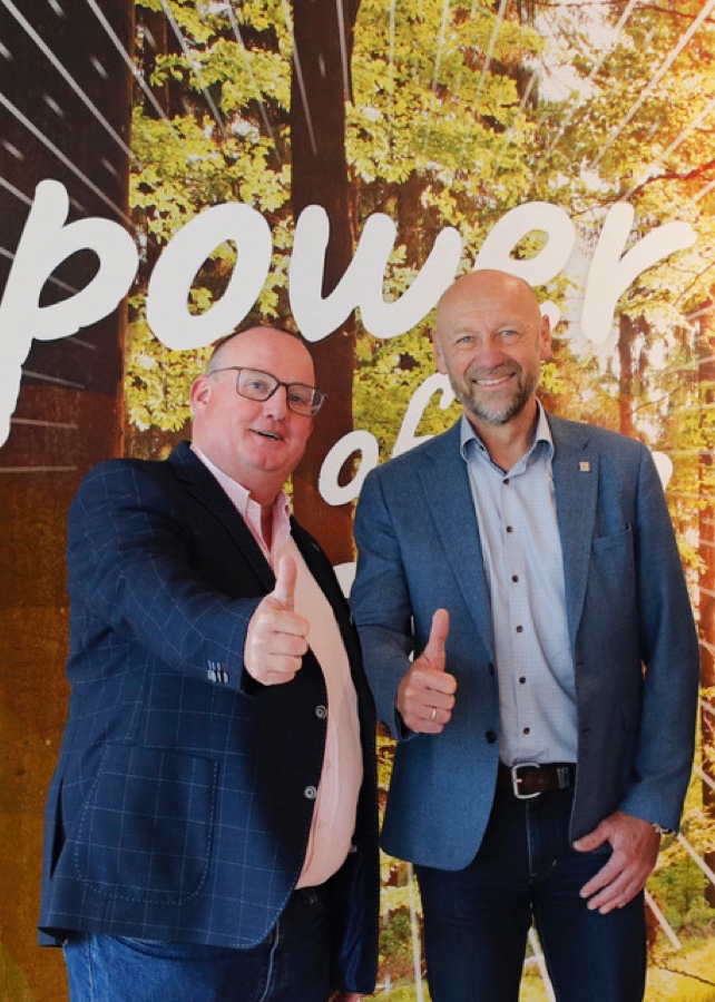 Bernhard ter Hürne verabschiedet Ludwig Grütering. Ter Hürne verabschiedet Grütering in Ruhestand