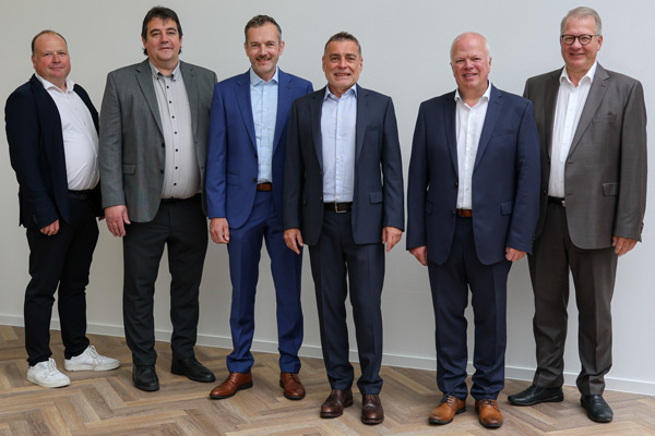 Aufsichtsrat und Vorstand Südbund (v.l.): Thomas Reusch, Uwe Krebs, Mathias Metzler, Klaus Kurringer, Volker Martin und Andreas Well Südbund 2023 mit höherem Jahresergebnis