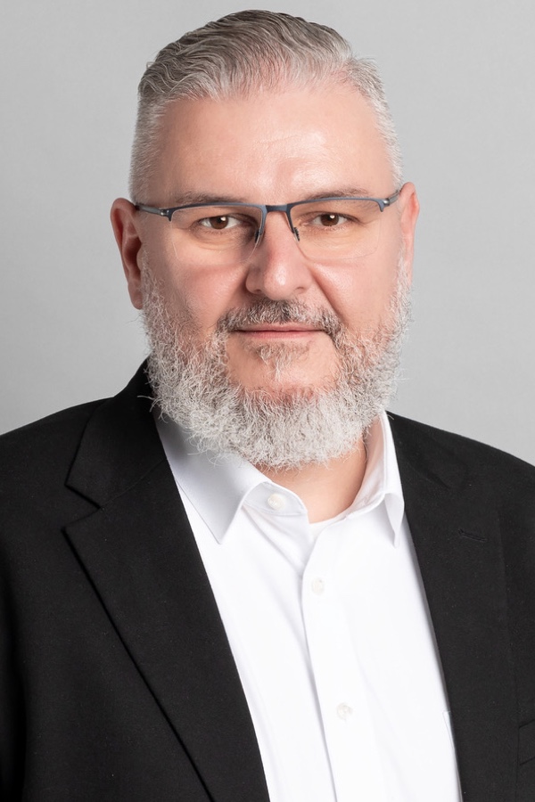 Dr. Markus Schmid Kiesel Bauchemie: Dr. Markus Schmid übernimmt Leitung Forschung & Entwicklung