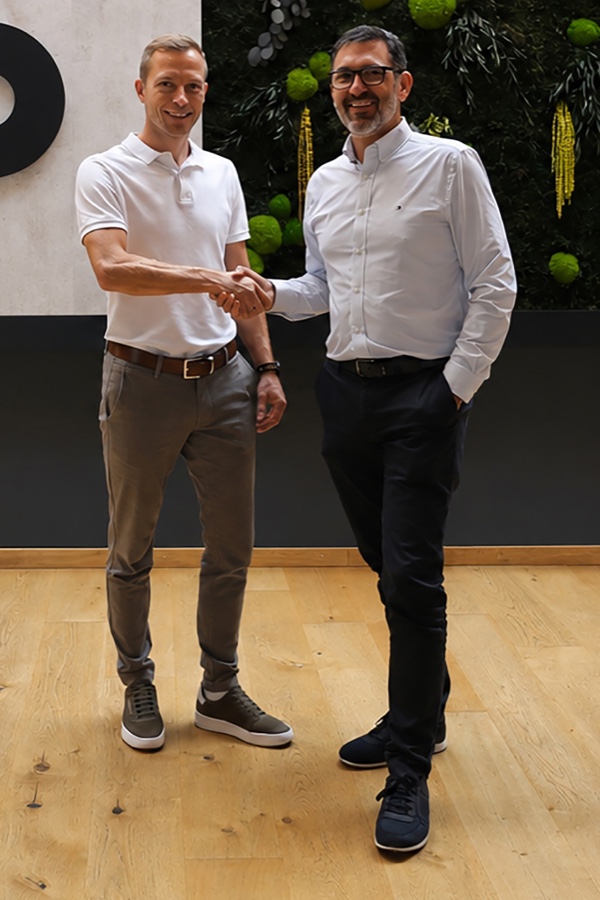 Martin Sulzner und Tilo-CEO Michael Reiter
Martin Sulzner startet als Vertriebsleiter D/A/CH bei Tilo Flooring